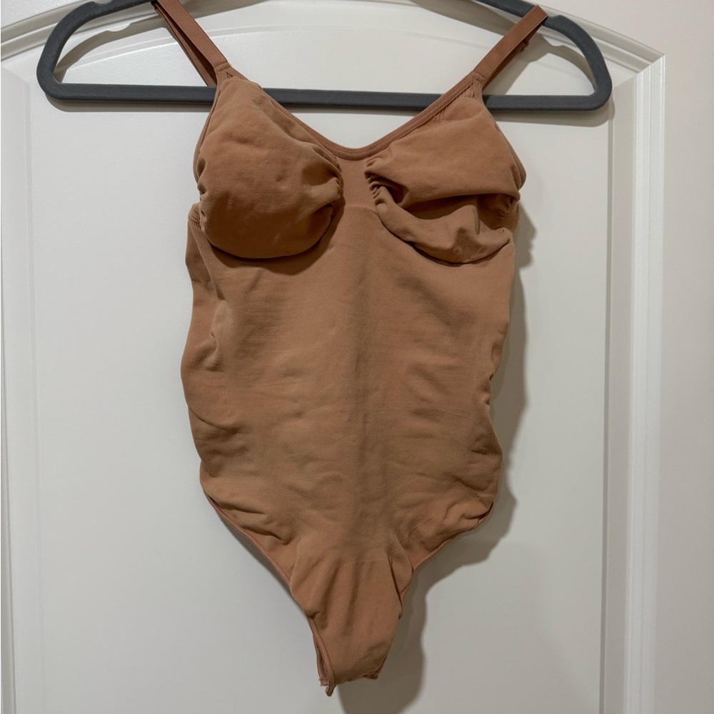 SCULPTING THONG BODYSUIT | OCHRE